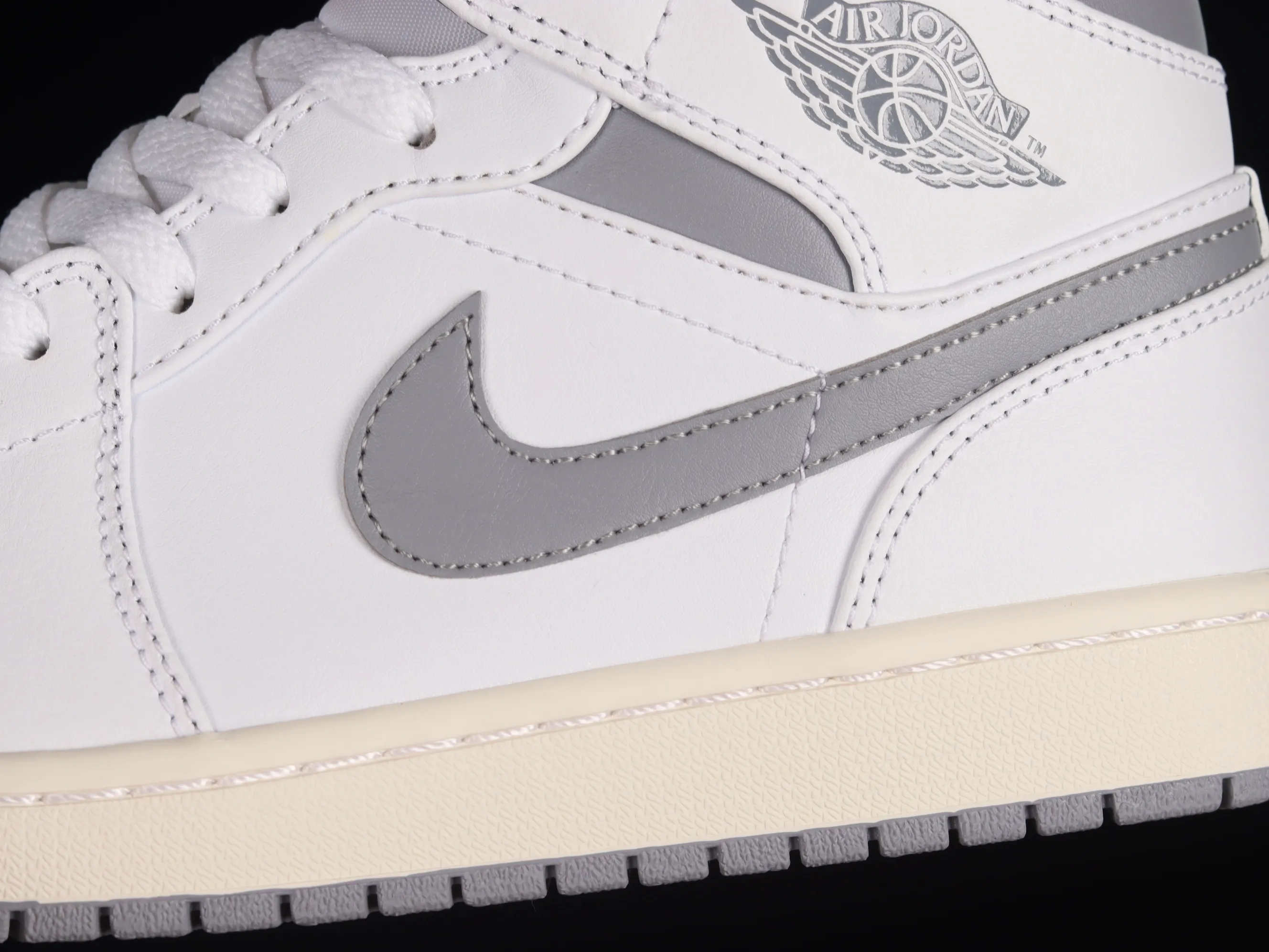 All categories Air Jordan Jordan series basketball shoes Air Jordan 1 Mid G version pure original Air Jordan 1 Mid "Vintage Grey" AJ1 Joe 1 white gray mid-top basketball shoes 554724-135